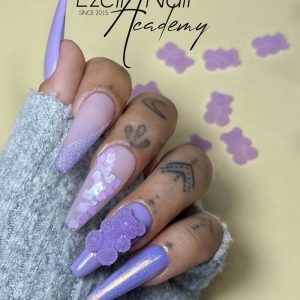 pose d'ongle en capsule americaine réaliser a lille dans le meilleur bar a ongle et centre de formation au nord de paris Ezella nail academy