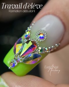 ongle réaliser dans le meilleur centre de formation en ongle ezella nail academy a Lille